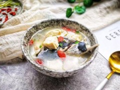 做鱼头豆腐汤选哪种鱼头好？鱼头豆腐汤的鱼头不煎可以吗？