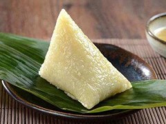 包粽子的米要泡多久？粽子中间的米没有粘在一起是怎么回事？