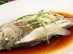 高血压患者可以吃鲈鱼吗？鲈鱼是发物吗？