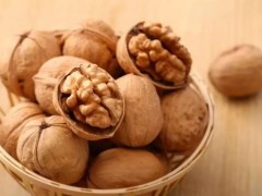 文玩核桃和吃的核桃一样吗？核桃仁发红属于正常现象吗？