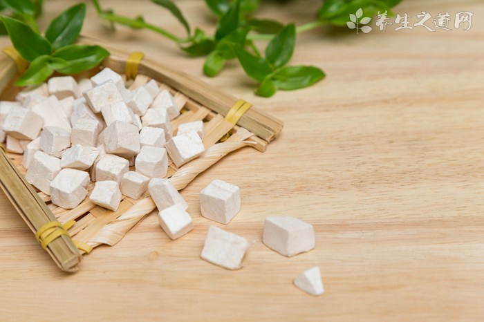 白化病低视力的原因