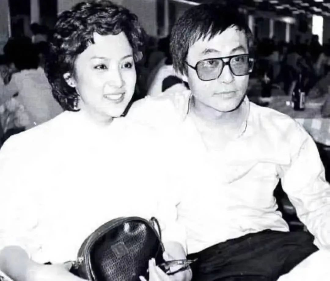 狄波拉年轻颜值巅峰(“一代美后”狄波拉的香江艳史)