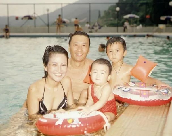 狄波拉年轻颜值巅峰(“一代美后”狄波拉的香江艳史)