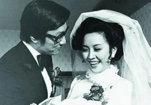 狄波拉年轻颜值巅峰(“一代美后”狄波拉的香江艳史)