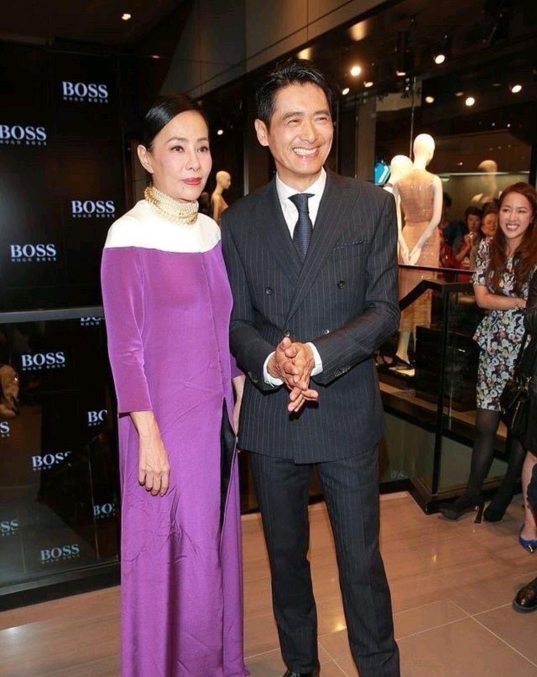 周润发妻子是谁(周润发和老婆陈荟莲亮相)