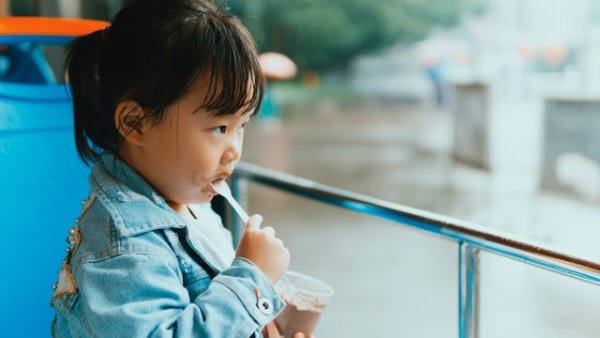 抚摸胎教和光照胎教对宝宝好处多，很多孕妇却忽视了！