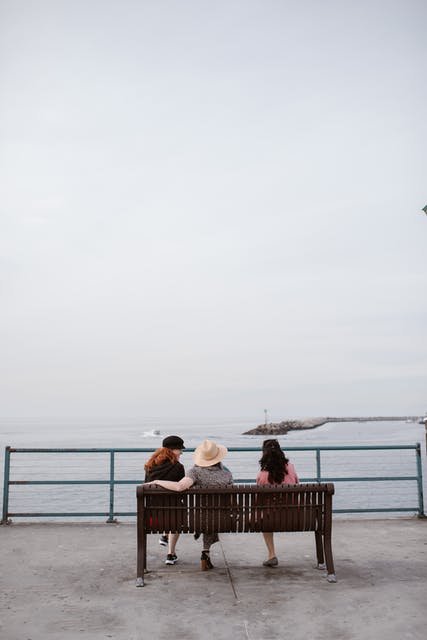 怀孕宫腔积液会自己流出来么