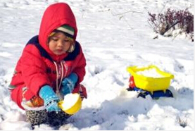 下雪天孩子玩雪应注意什么？