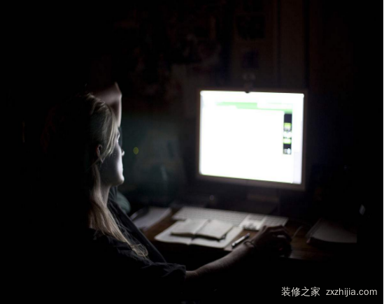 电脑屏幕亮度怎么调？如何调节电脑屏幕亮度