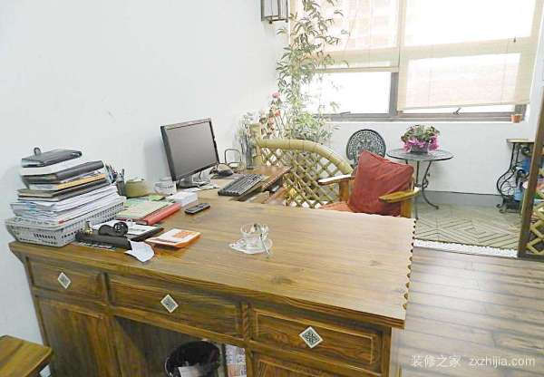 办公桌怎么摆放？办公桌摆放风水禁忌有哪些？