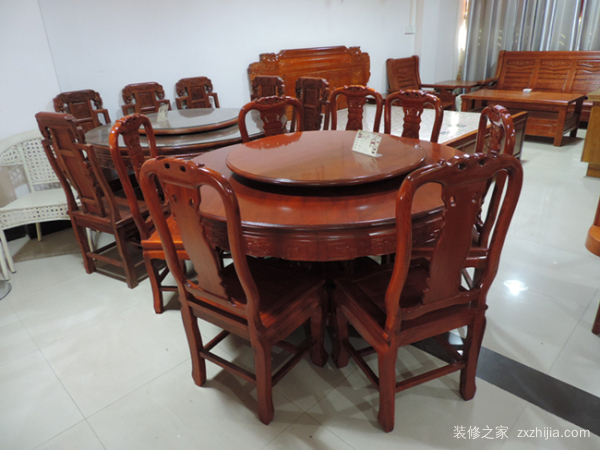 实木餐桌的挑选要点   实木餐桌的保养方法