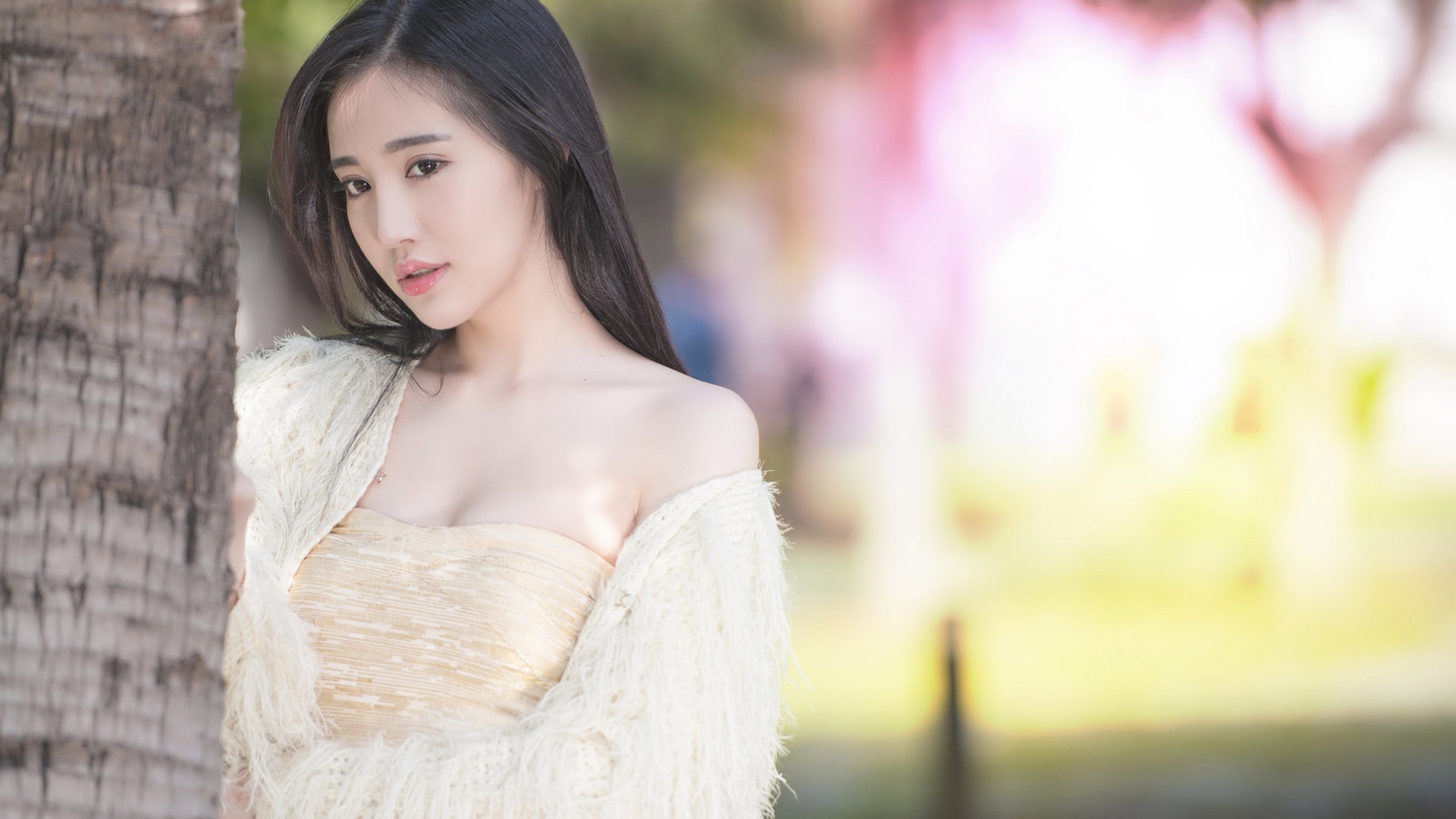 美艳娇妻与驴友玩车震拍艳照 我还要忍下去吗