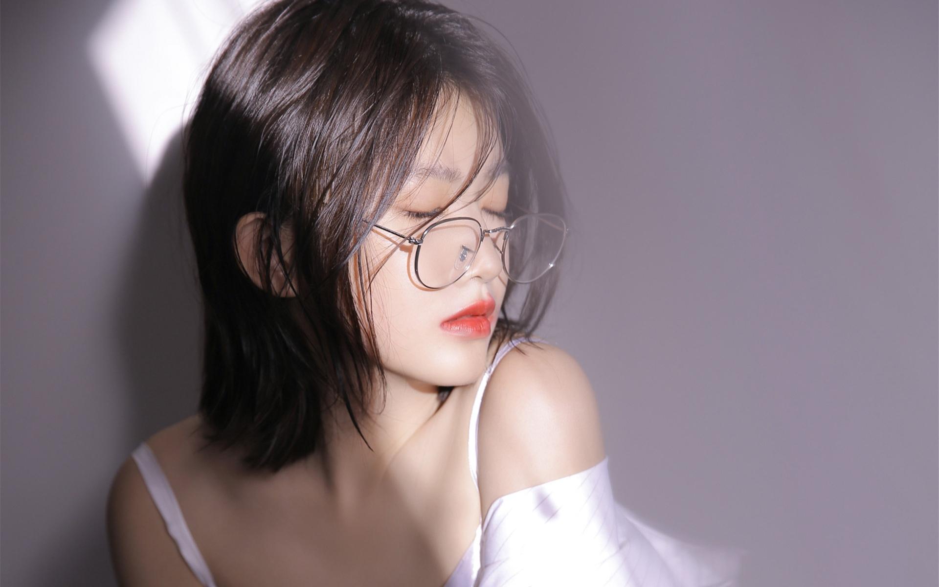 三十岁，没房没工作没女人