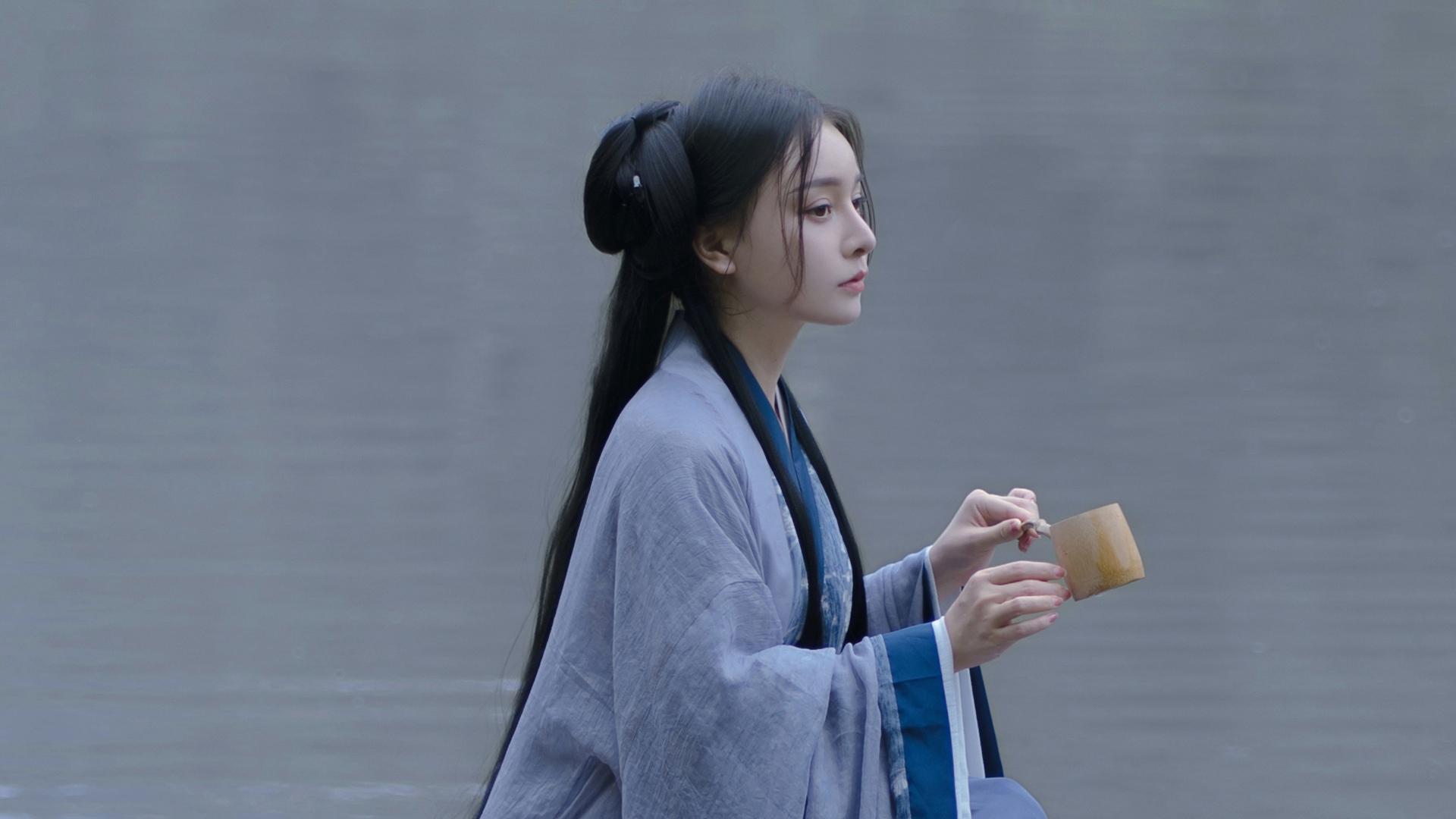 矛盾！出轨前夫苦苦哀求我复婚