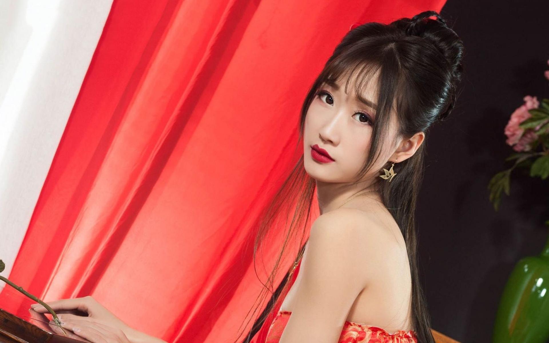 女子和大老板之间的秘密