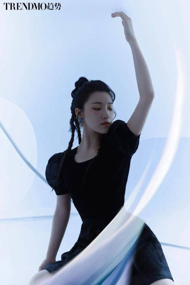 王诗玥柳鑫宇合体拍写真 CP感太强真的不是情侣吗