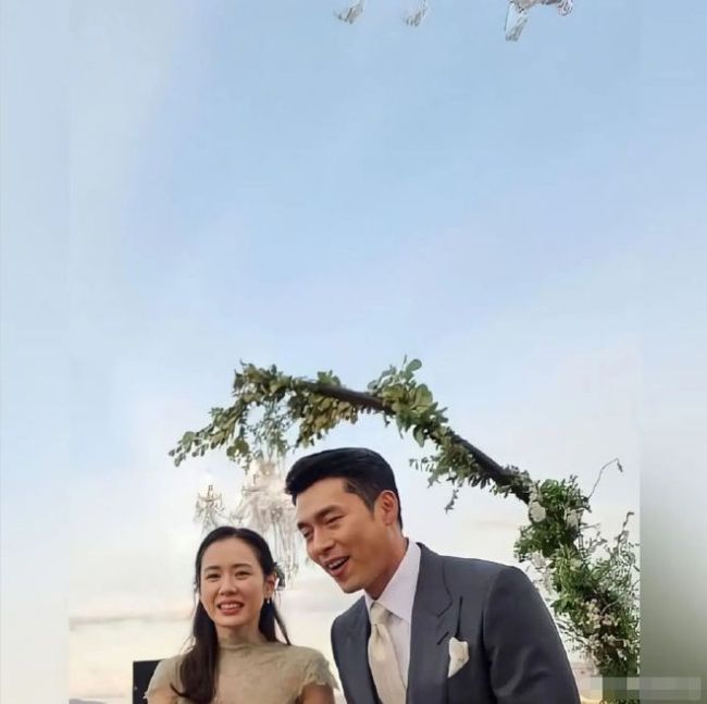 婚礼后忙于会亲友 玄彬孙艺珍今日才赴美蜜月旅行