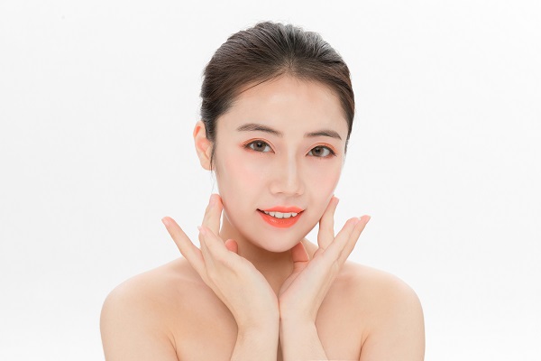 黄芪霜擦脸发黄为什么