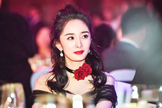 李易峰跟杨幂关系怎么样 他们两人的事为什么会流传