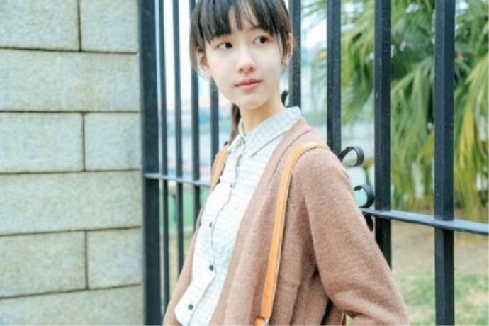 陈都灵高中丑事 向来形象清纯的她竟然被渣男上过