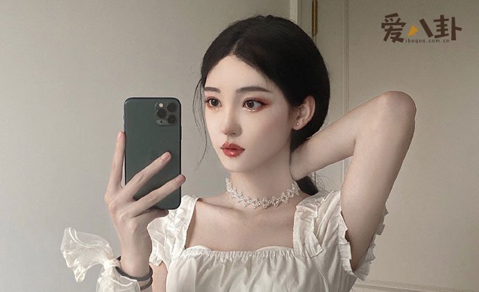 网红李由是男是女 帅哥变精致小美女圈粉无数