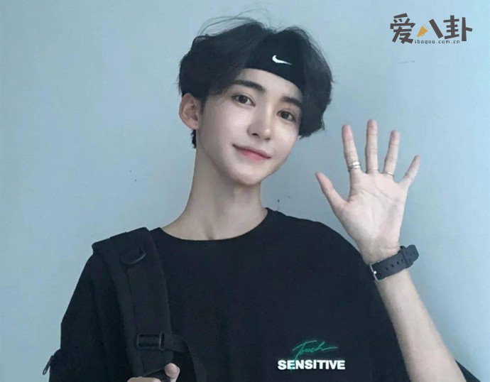网红李由是变性人吗 李由是男是女为何总被说变性呢