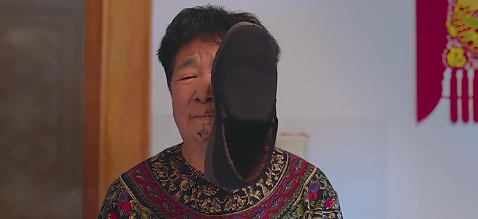 “我是田姥姥”靠一张碎嘴涨粉千万 她究竟好笑在哪