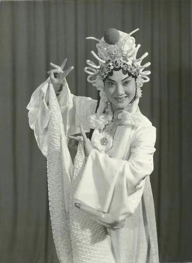 昆曲表演艺术家华文漪离世 享年81岁