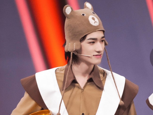 张真源首次演话剧 时代少年团全员出动打CALL