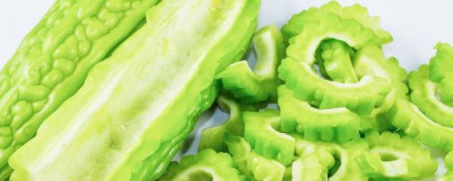 苦瓜炒豆豉鲮鱼的做法 家常苦瓜炒豆豉鲮鱼的做法