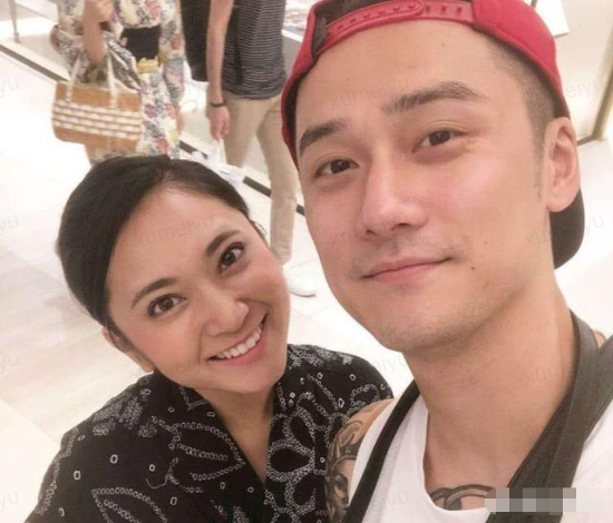 蒋劲夫现身夜店蹦迪被偶遇 美女网红陪伴在侧