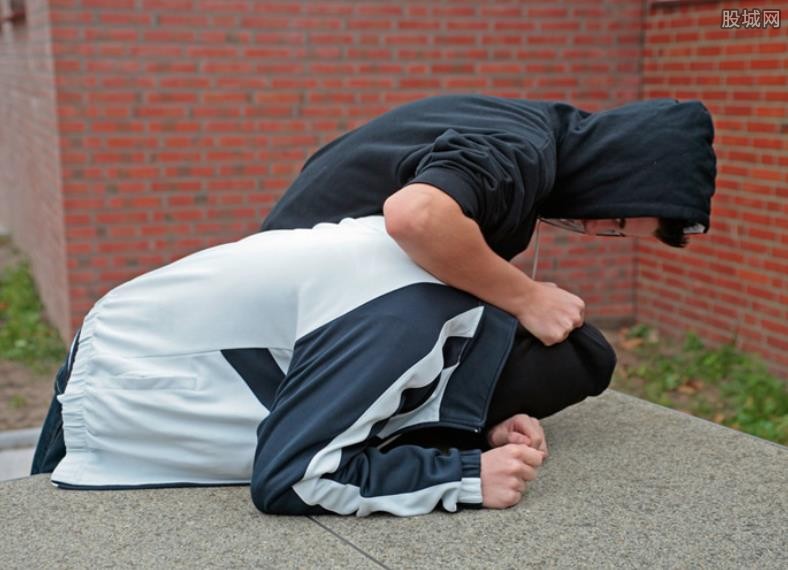 泰森暴揍醉酒男