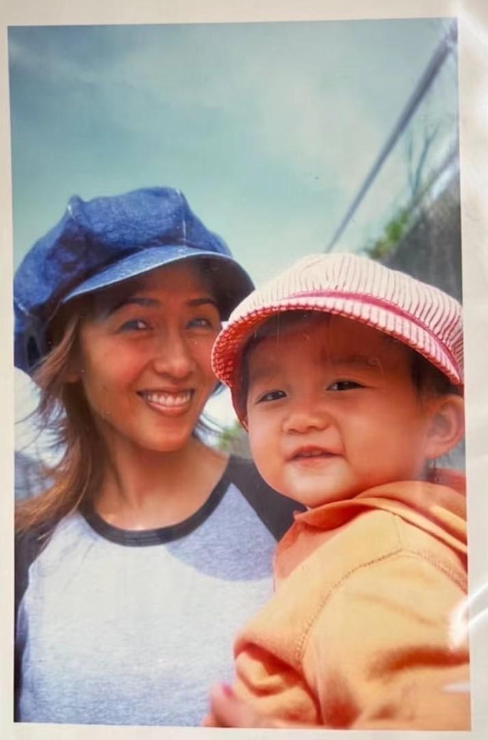 木村拓哉的老婆叫什么(木村拓哉晒玫瑰为爱妻52岁庆生)