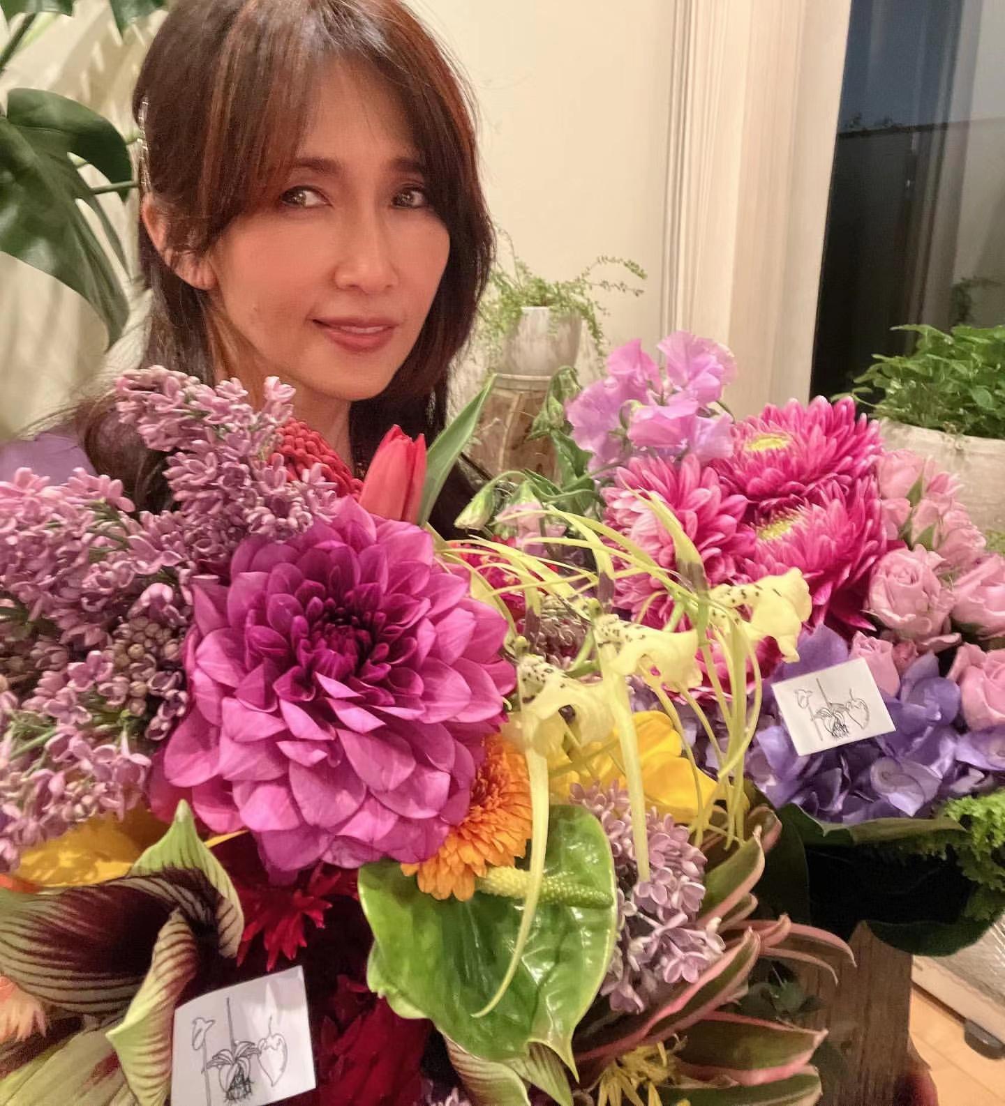 木村拓哉的老婆叫什么(木村拓哉晒玫瑰为爱妻52岁庆生)
