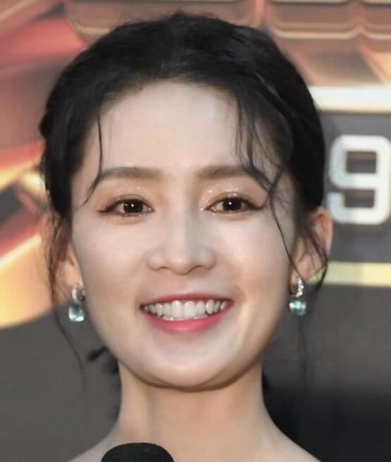 怼脸拍为什么很丑,怼脸拍是真实的自己吗?