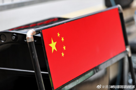 周冠宇父亲是做什么的,家庭背景资料