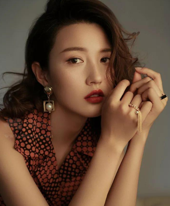 港风唇妆有什么特点？如何画好复古感唇妆？