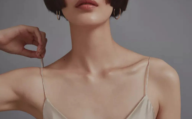 颈纹是什么？如何消除颈纹？