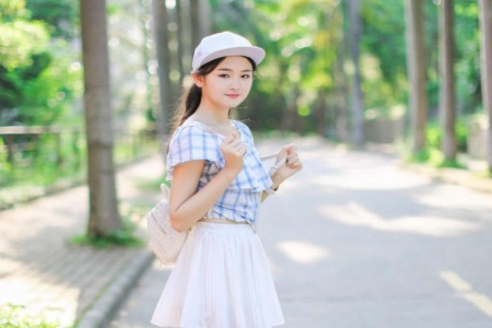 征服同学人妇系列 那晚朋友的妻子误入了我房间