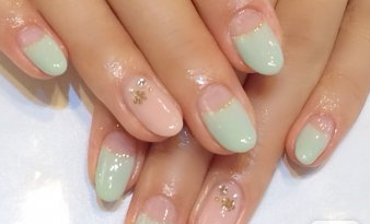 指尖柔情 素雅美甲图片