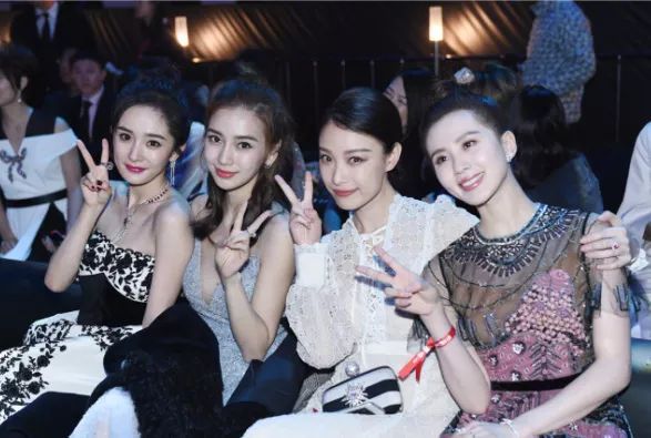 年底相亲聚会适合涂什么口红 相亲用这几款口红色秒变气质女神
