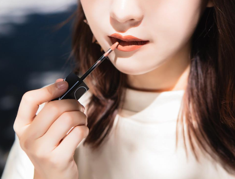 你真的会涂口红吗？原来懂化妆的人都这样涂口红！