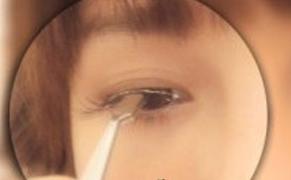 简单教你假睫毛怎么贴 能够打造动人双眼