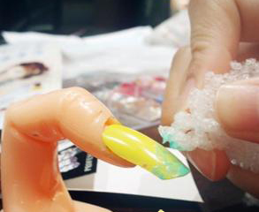 晕染美甲步骤 美甲晕染教程