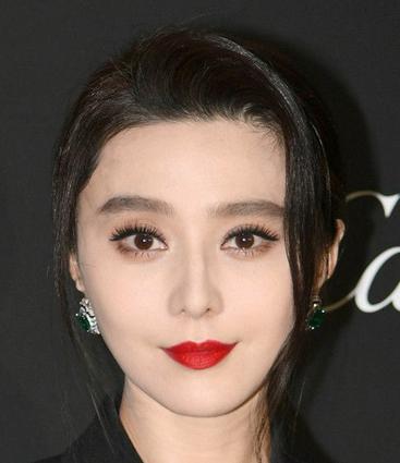 大红唇怎么画好看 女星最爱的红唇妆pk谁最美