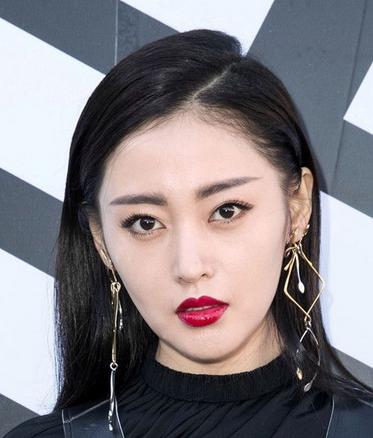 大红唇怎么画好看 女星最爱的红唇妆pk谁最美