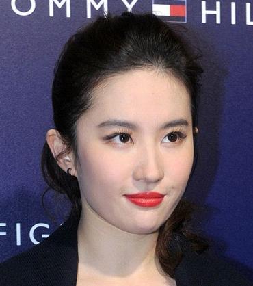 大红唇怎么画好看 女星最爱的红唇妆pk谁最美