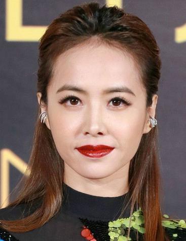 大红唇怎么画好看 女星最爱的红唇妆pk谁最美