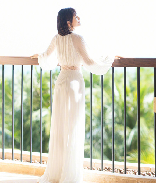 谢娜产后瘦身成功 穿白色长裙美若仙子