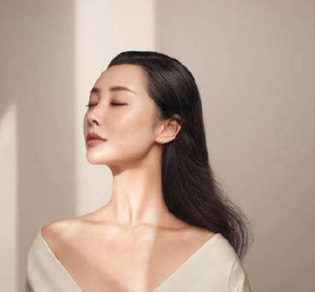 女生应该如何去除颈纹？日常应该如何护理？